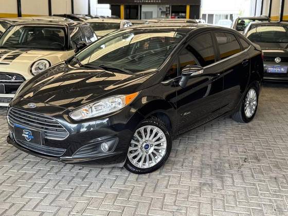 FORD FIESTA 1.6 TITANIUM SEDAN 16V FLEX 4P POWERSHIFT FORD FIESTA 1.6 TITANIUM SEDAN 16V FLEX 4P POWERSHIFT